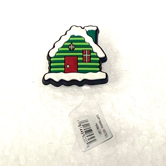 Crocs Christmas Holiday Cabin Jibbitz Charm - Picture 1 of 1